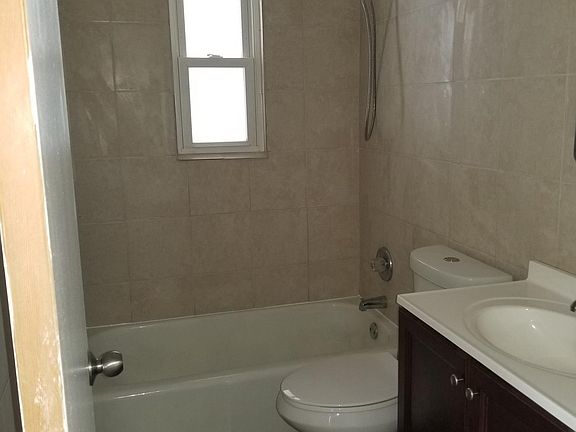 5th image of 528 N Dunlap Ave