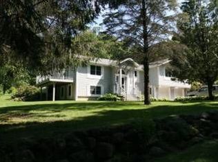 W10680 Kelly Dr, Poynette, WI 53955