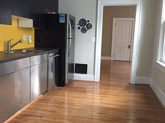 3rd image of 1528 Chase Ave #2