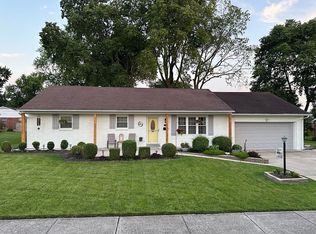 816 Crestview Dr, Troy, OH 45373