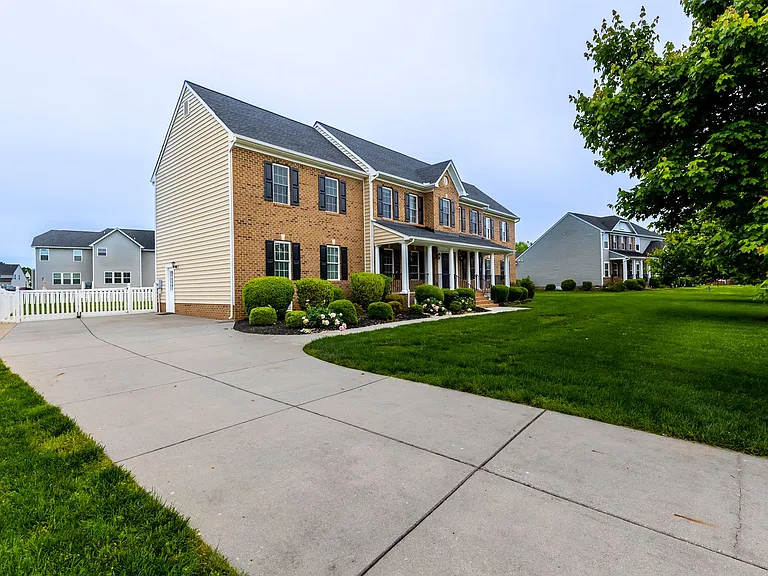 12306 Declaration Ave — Photo 3