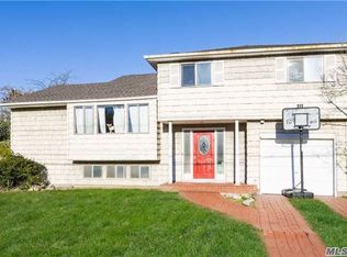 Frankel Blvd, Merrick, NY 11566