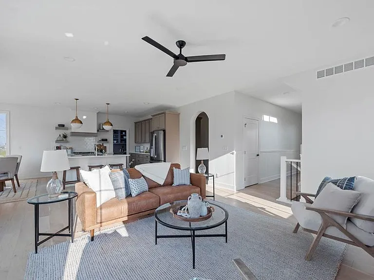 16898 Madison Cir — Photo 5