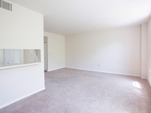 2nd image of 501 And 525 Clara Ave #501-400