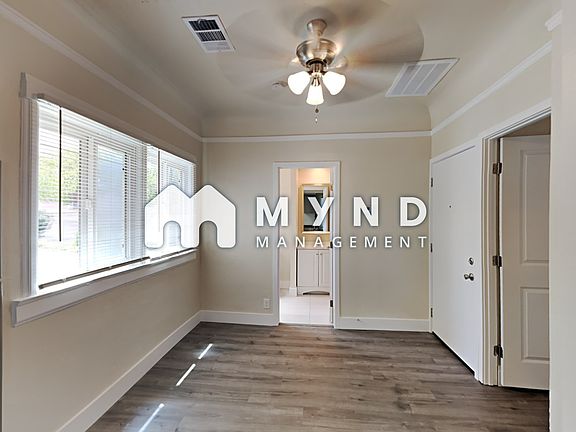 2nd image of 1003A 40th St