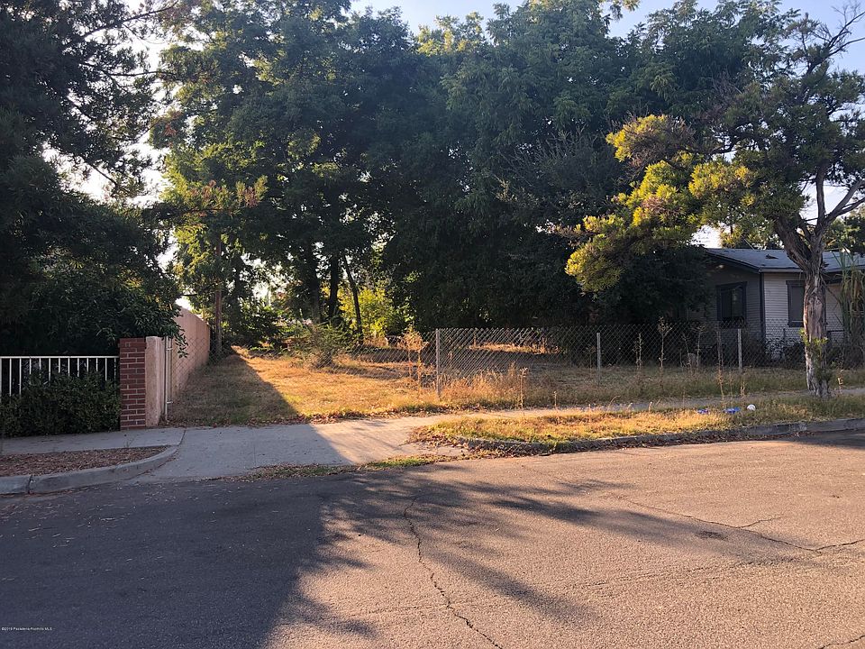 2nd image of 275 Lola Ave