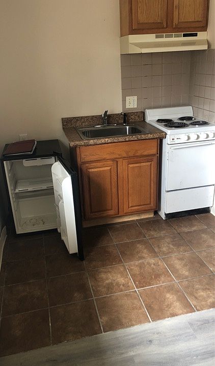 2nd image of 410 W Freeman St #5