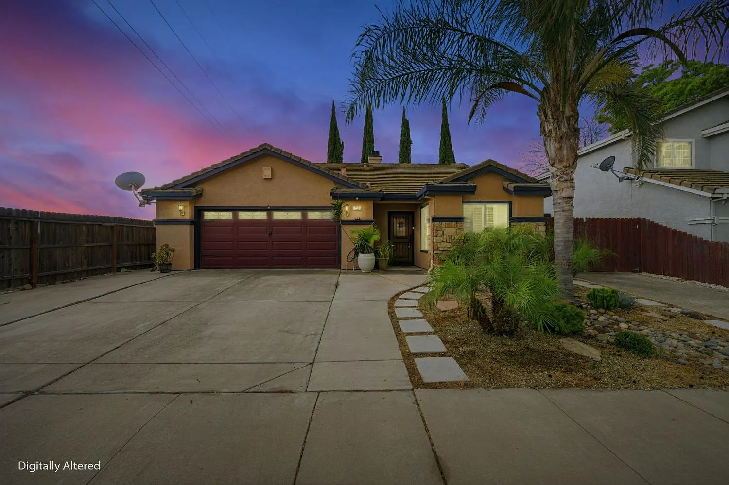 592 Charlemagne Ln photo 1