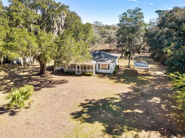 7045 Maybank Hwy, Wadmalaw Island, SC 29487