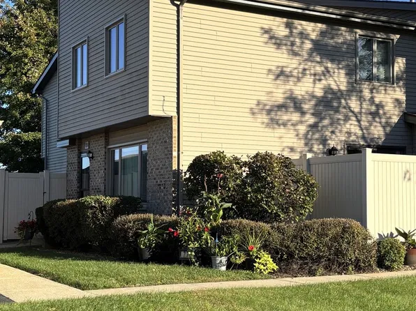 776 Lake Rd #776, New Lenox, IL 60451