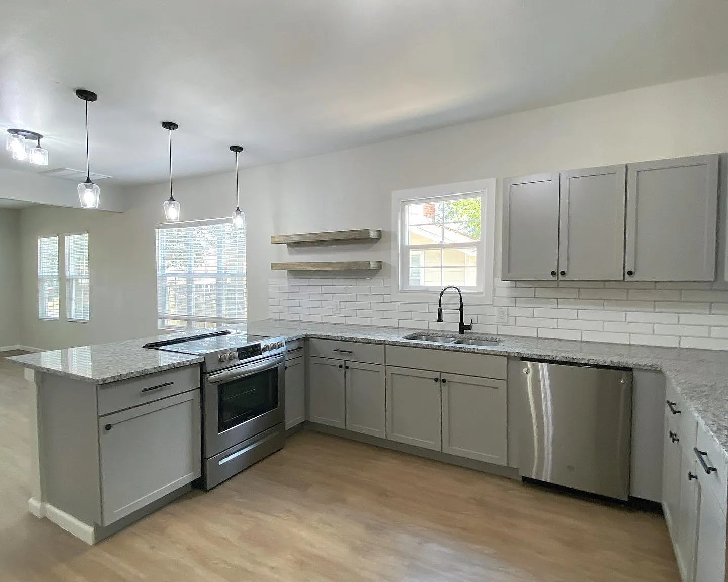 3 bed, 1289 sqft, $1,800 — Photo 4