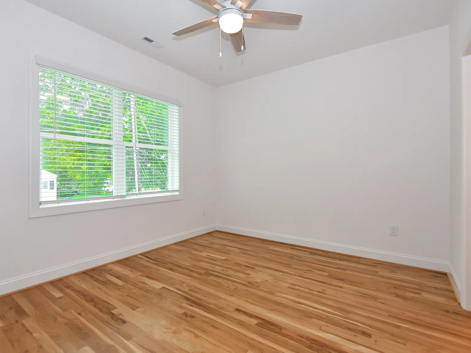 1739 Crest Rd - 1 — Photo 3