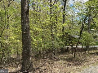 205 Northwood Cir, Cross Junction, VA 22625