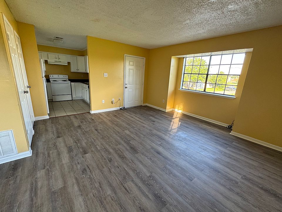 1st image of 116 Vieux Orleans Cir APT C