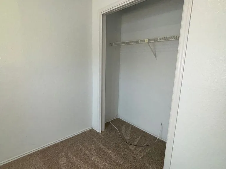 2033 Redwing Way — Photo 10