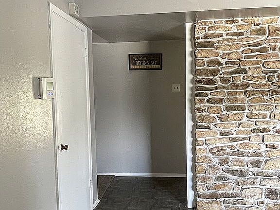 3rd image of 106 Harrow Dr