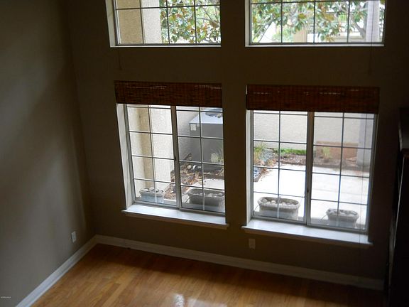 3rd image of 640 Warwick Ave