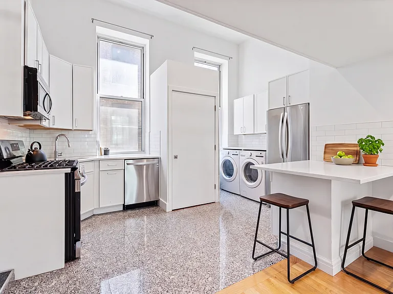 297 Church St #2 — Photo 5