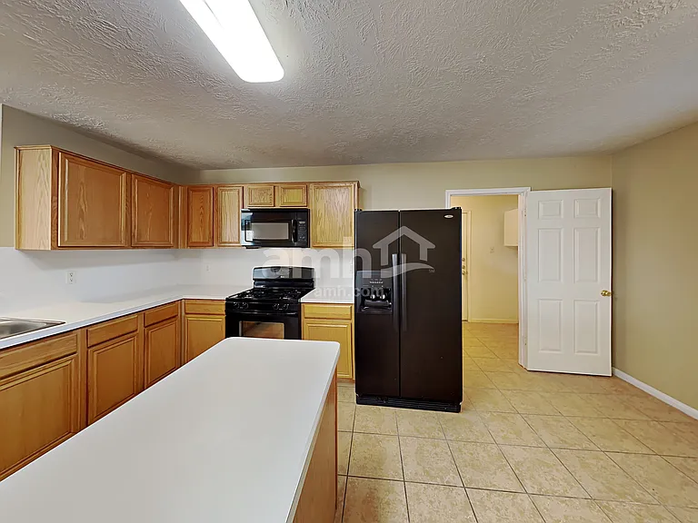 29010 Ashbrook Ln — Photo 3