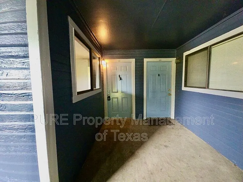 Building Photo - 2500 Burleson Rd #521