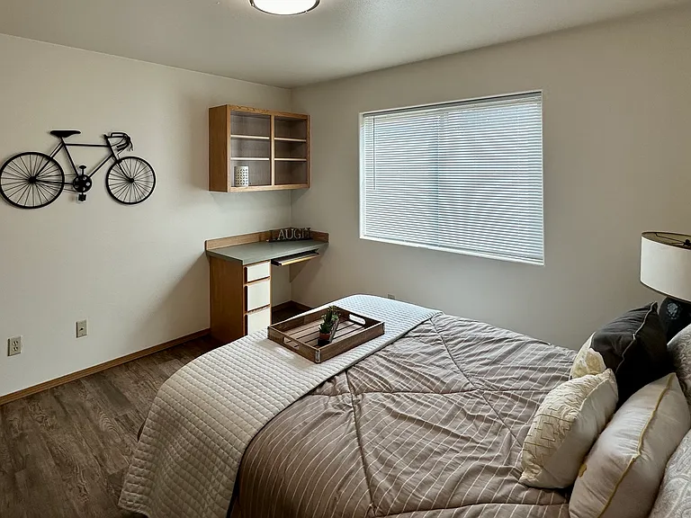 University Court Apartments — Photo 17