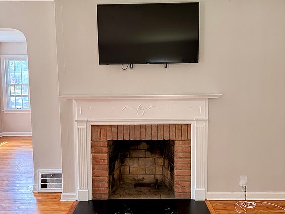 5th image of 3351 Meadowbrook Blvd