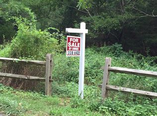 9 Club Ln, Remsenburg, NY 11960