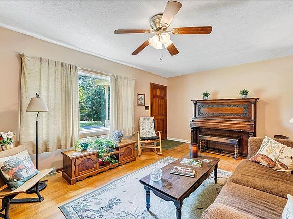 5th image of 119 Mayfield Dr