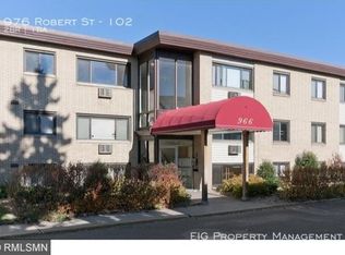 976 Robert St S APT 102, West Saint Paul, MN 55118