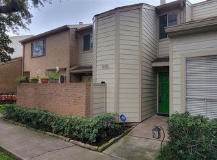 1970 Augusta Dr, Houston, TX 77057