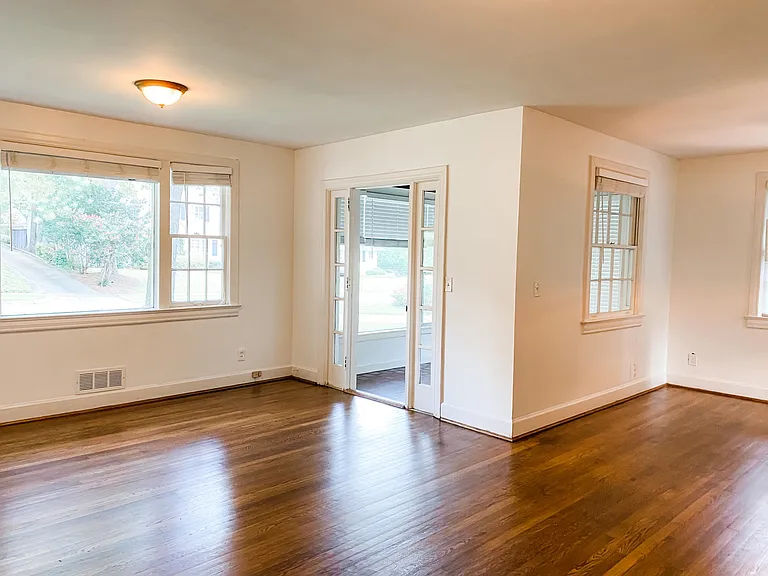 218 Malaga Ave — Photo 6
