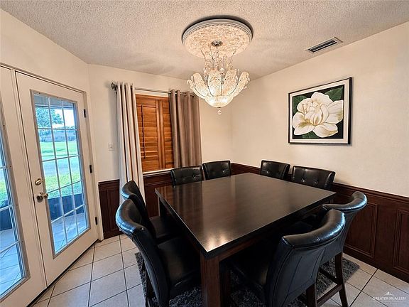 5th image of 4010 Carnation Cir