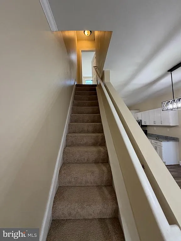 4 bed, $1,900 — Photo 4