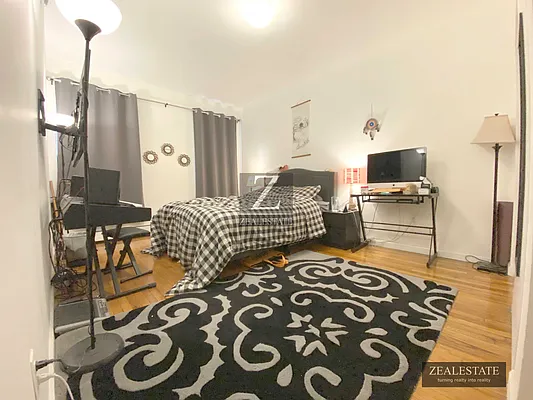 Rented by ZealEstate Group Inc | media 3