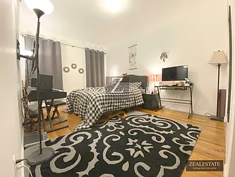 Rented by ZealEstate Group Inc