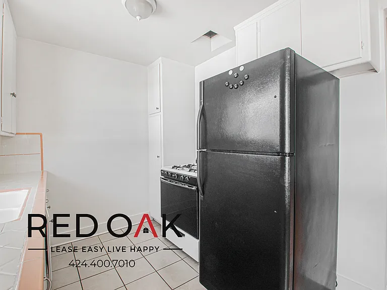 1148 S Sherbourne Dr #5 — Photo 10