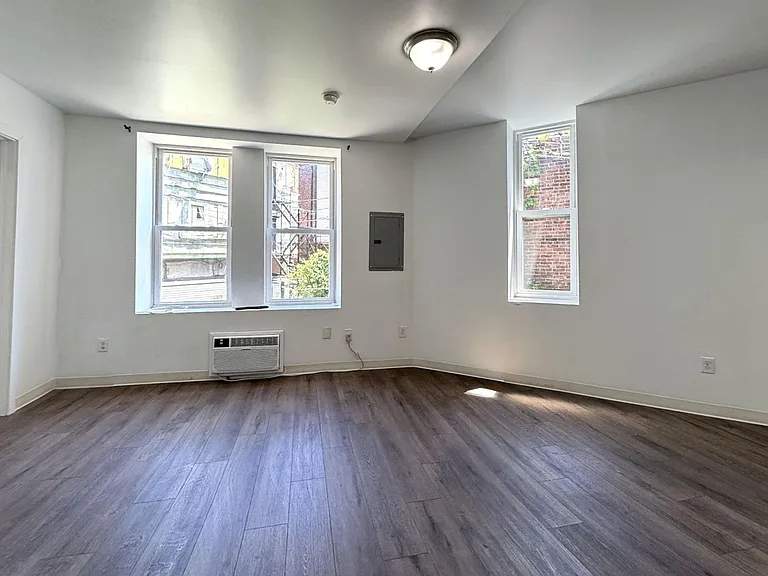 1412 Windrim Avenue — Photo 10