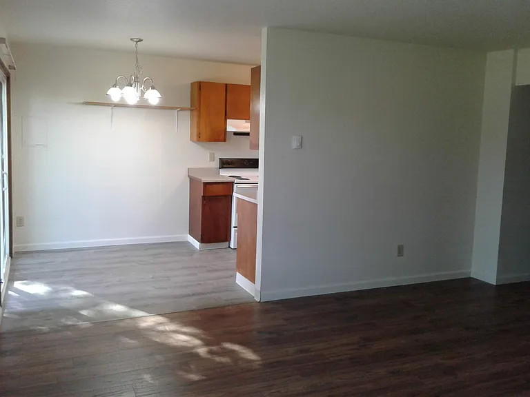 8322 N Edison St — Photo 4