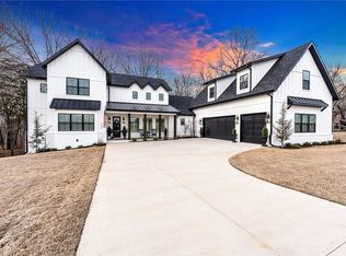 922 River Hollow Rd, Fayetteville, AR 72703