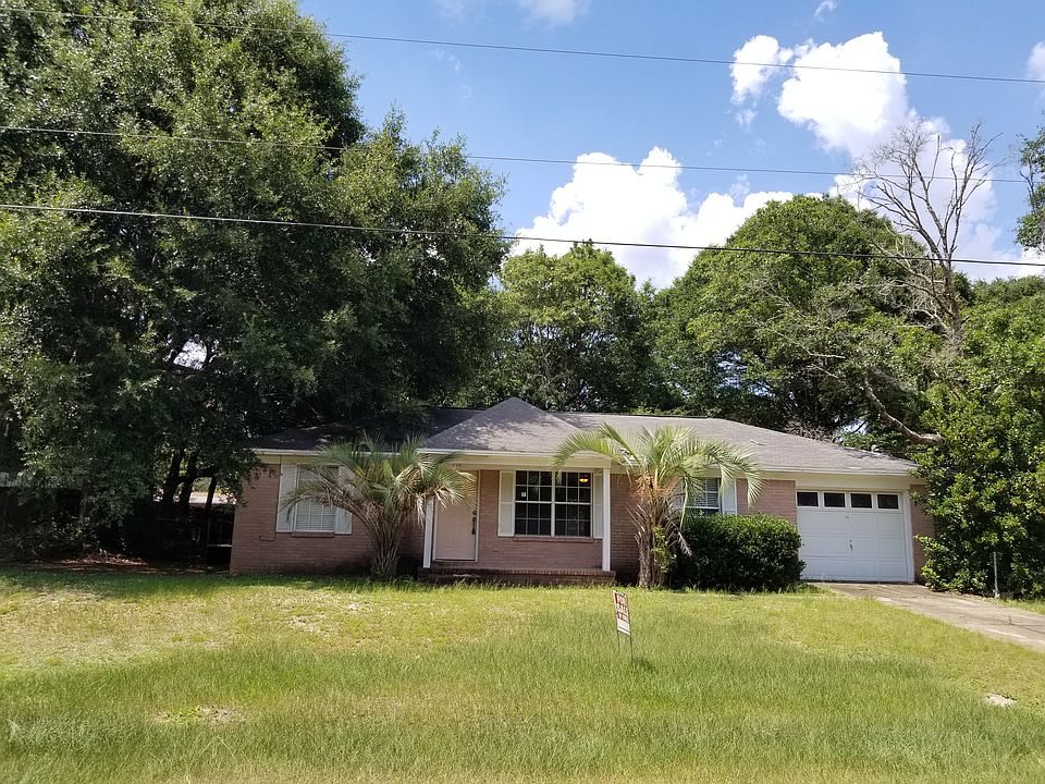 1st image of 216 Brittany Ln
