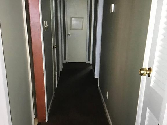 5th image of 2717 Lakeshore Ave