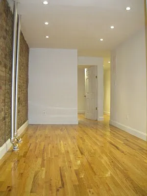 Rented by Tower Brokerage | media 38