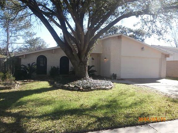 Front Yard with Huge Oak Tree