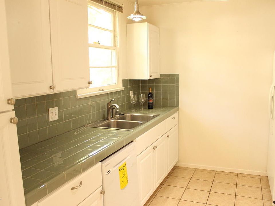 1st image of 122 E Las Flores Dr