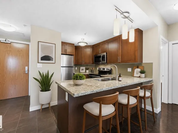 10055 118th St NW #805, Edmonton, AB T5K 0C1