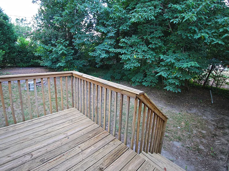 1141 Virginia St — Photo 29