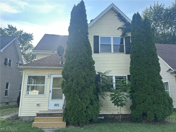 881 Harbor St, Conneaut, OH 44030