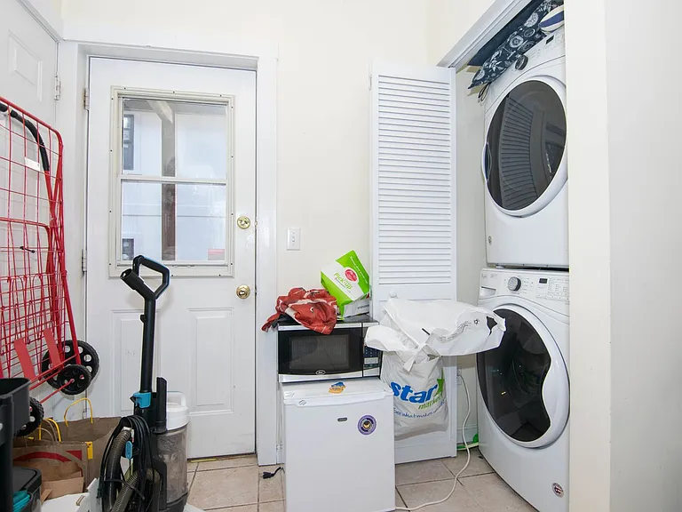 60 Gibbs St #1 — Photo 12
