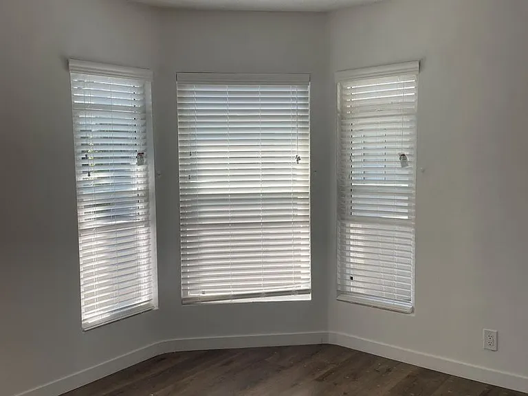 1815 N. Harvard Blvd — Photo 20