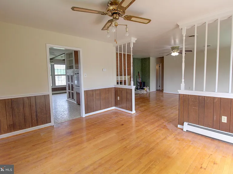 113 Thornton Ct — Photo 5